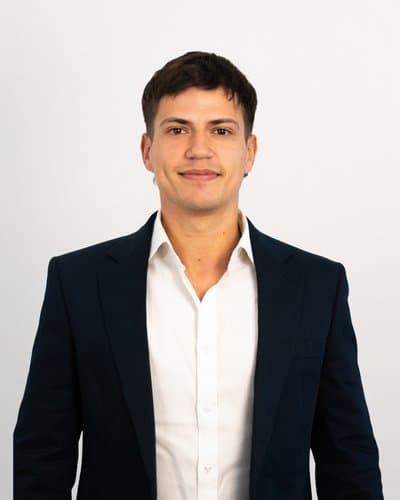 Julián Sutka portrait